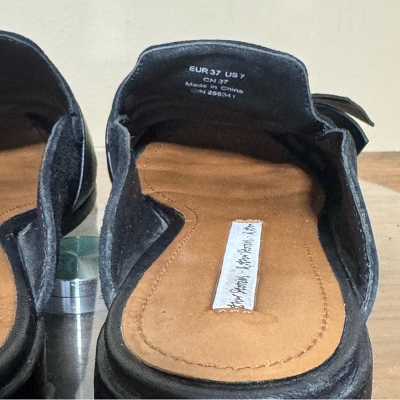 &other stories Mule Slippers in black suede - Picture 8 of 14